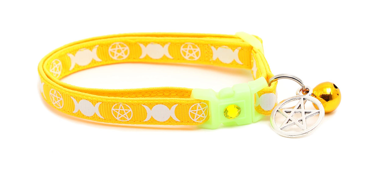 Wicca Cat Collar with Occult Charm & Bell | Witch's Familiar Cat Collar | Witch Kitten Collar Charms | Glow in The Dark | Safety Breakaway Collar (Small, Black)