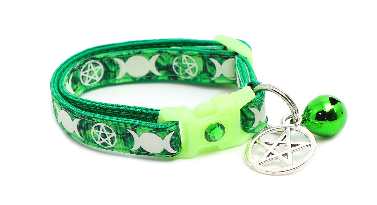 Wicca Cat Collar with Occult Charm & Bell | Witch's Familiar Cat Collar | Witch Kitten Collar Charms | Glow in The Dark | Safety Breakaway Collar (Small, Black)