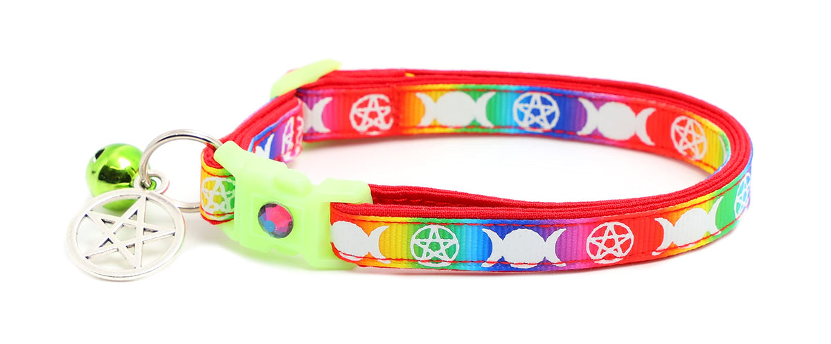Wicca Cat Collar with Occult Charm & Bell | Witch's Familiar Cat Collar | Witch Kitten Collar Charms | Glow in The Dark | Safety Breakaway Collar (Small, Black)